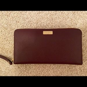 Kate Spade Zipper Wallet!